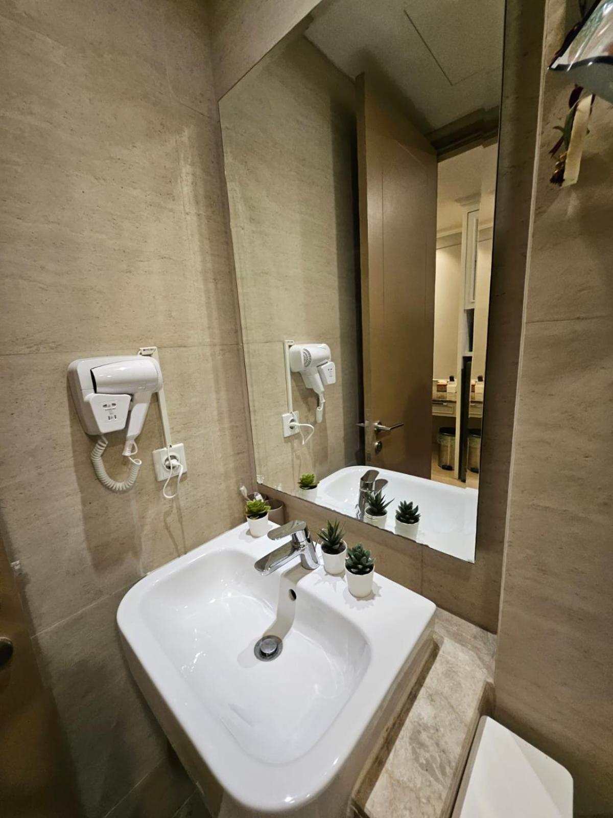 Gold Coast Apartemen Pik By Dluxx Jakarta Ngoại thất bức ảnh